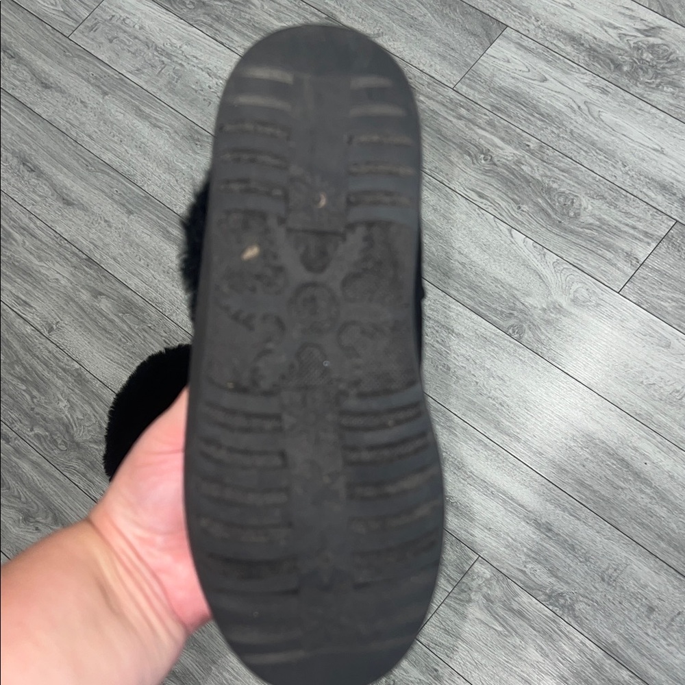 SO Women’s Black Button-Accent Boots - Picture 3 of 6